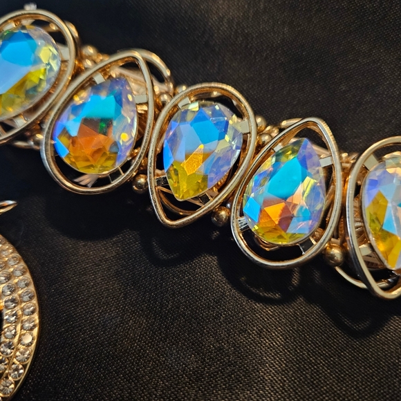 🔥 ABSOLUTELY STUNNING BRACELETS AND EARRING SETS IRIDESCENT - Picture 4 of 4